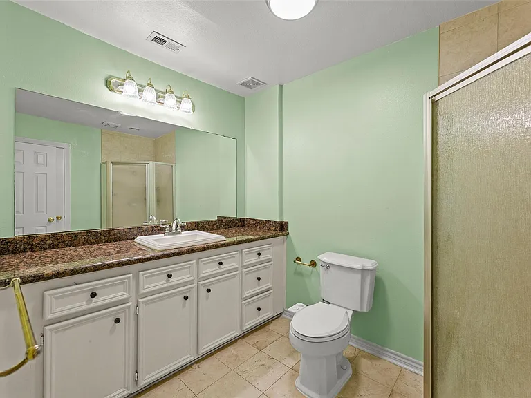 1535 W 25th St — Photo 18