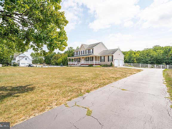 5th image of 206 Carriage Dr