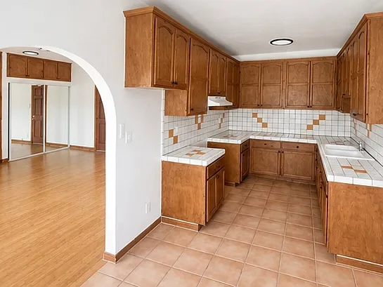 1422 N Kingsley Dr #104 — Photo 3