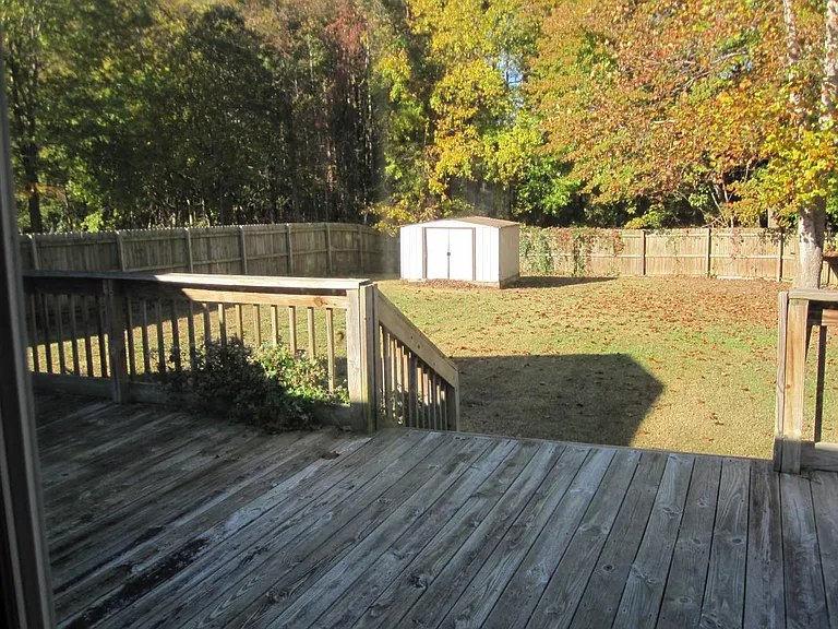 111 Luke Ct — Photo 10