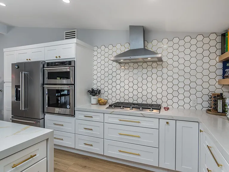 4821 Heaven Ave — Photo 17