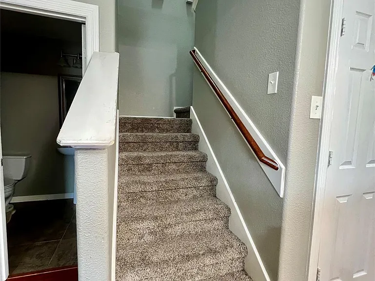 9610 Serenata Ct — Photo 13