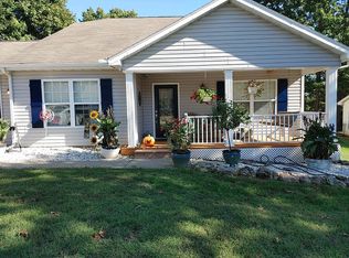 393 Hollyhock Dr, Camdenton, MO 65020