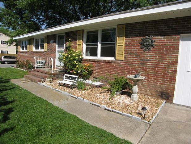 1st image of 267 Malden Ln