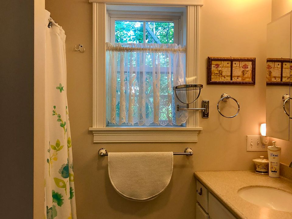 1st floor bathroom
