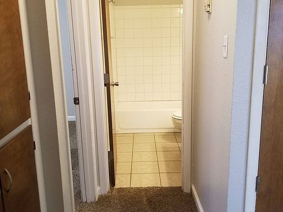 4th image of 1000 Ash St APT 3