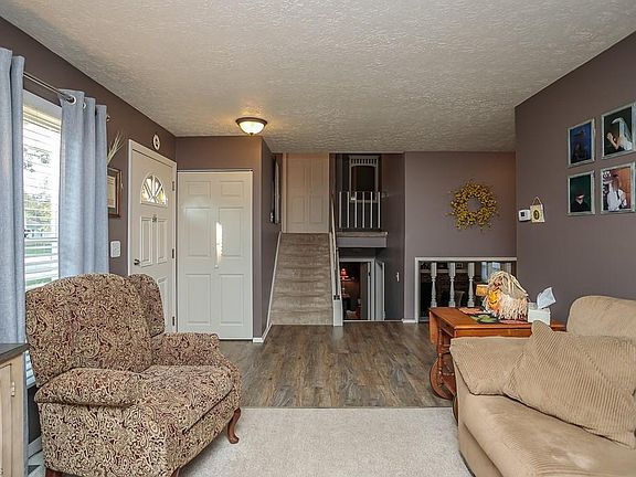 3rd image of 26962 Southwood Ln
