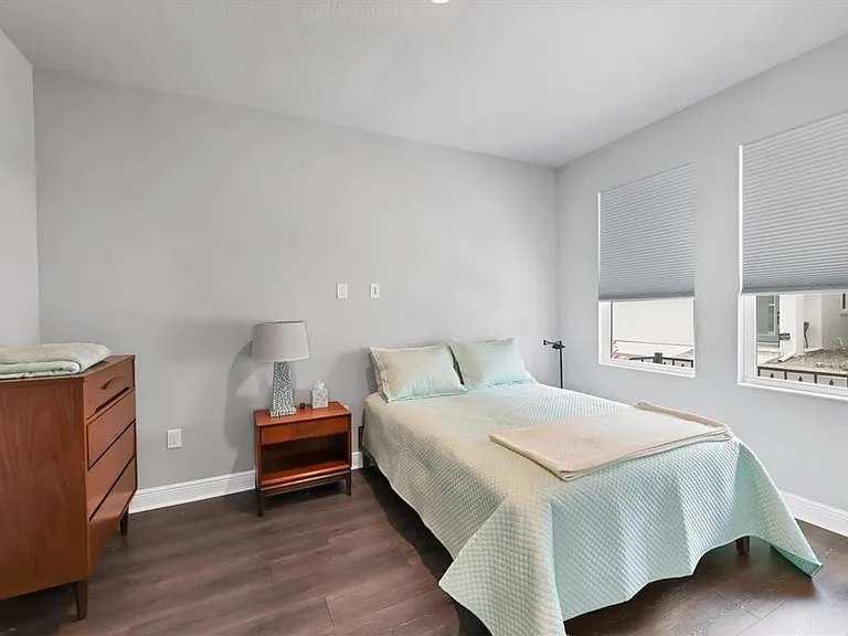 2329 Lindstrom St — Photo 21