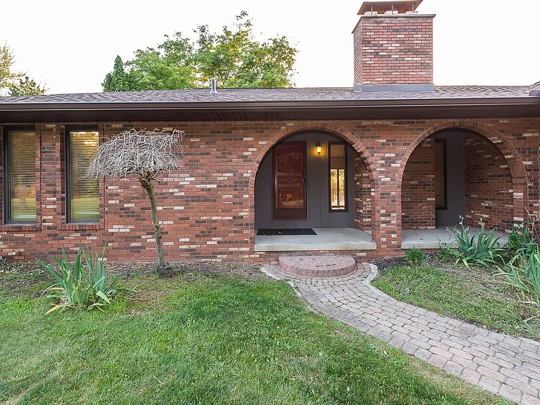 7666 Bishop Rd — Photo 2