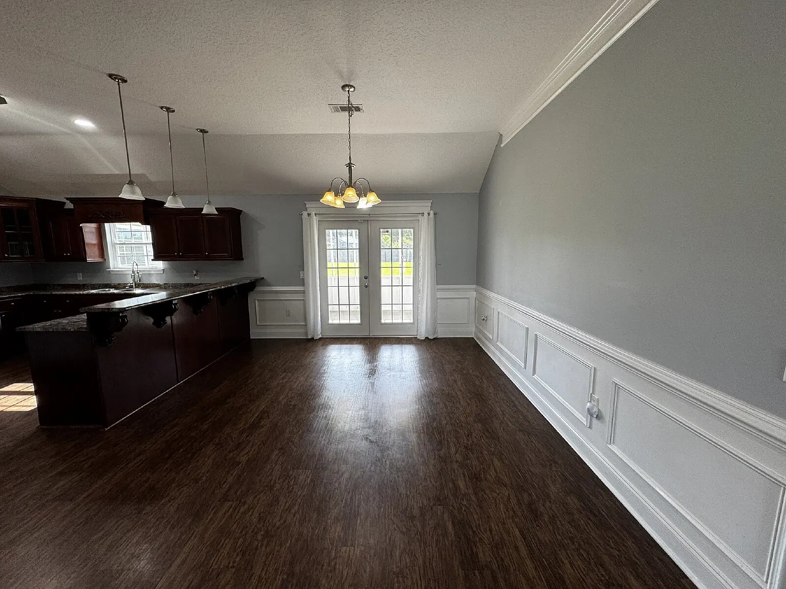 4 bed, 2.0 bath, 1769 sqft, $2,100 — Photo 4