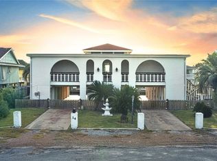 14 Jamaica Dr, Rockport, TX 78382