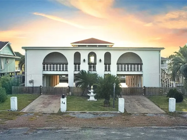 14 Jamaica Dr, Rockport, TX 78382