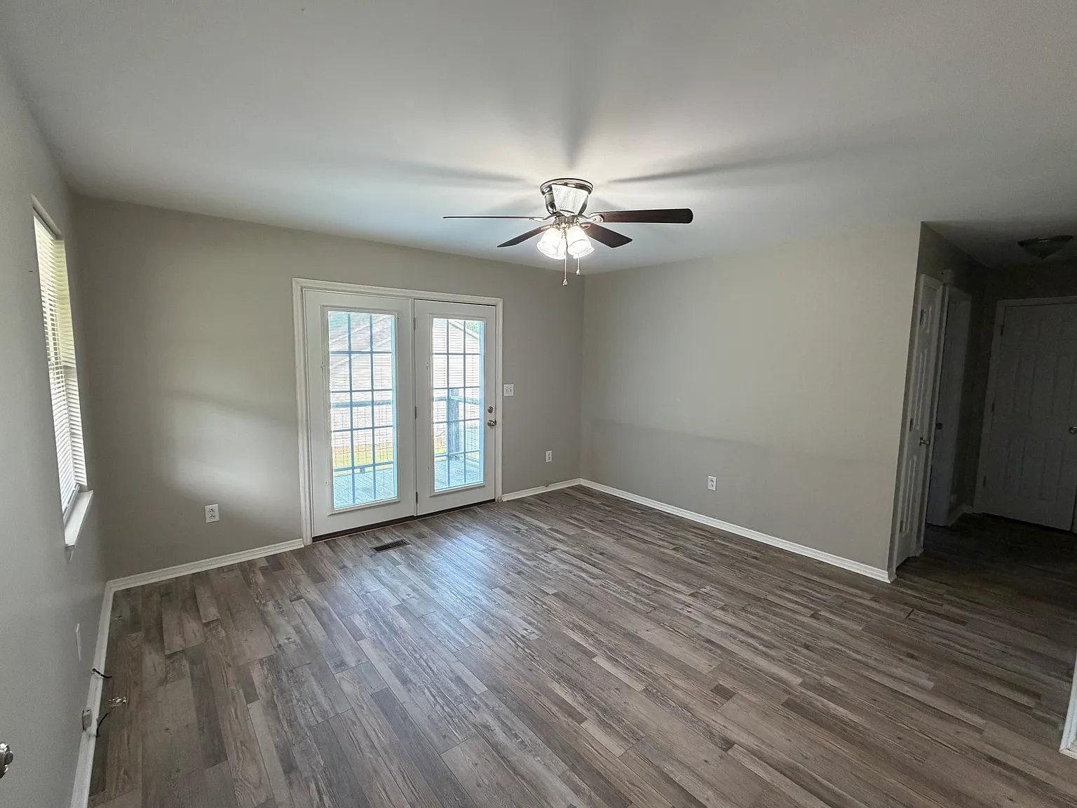 2 bed, 830 sqft, $1,050 — Photo 4