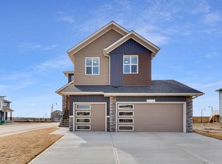 103 Dawson Harbour Ct, Chestermere, AB T1X1Z7