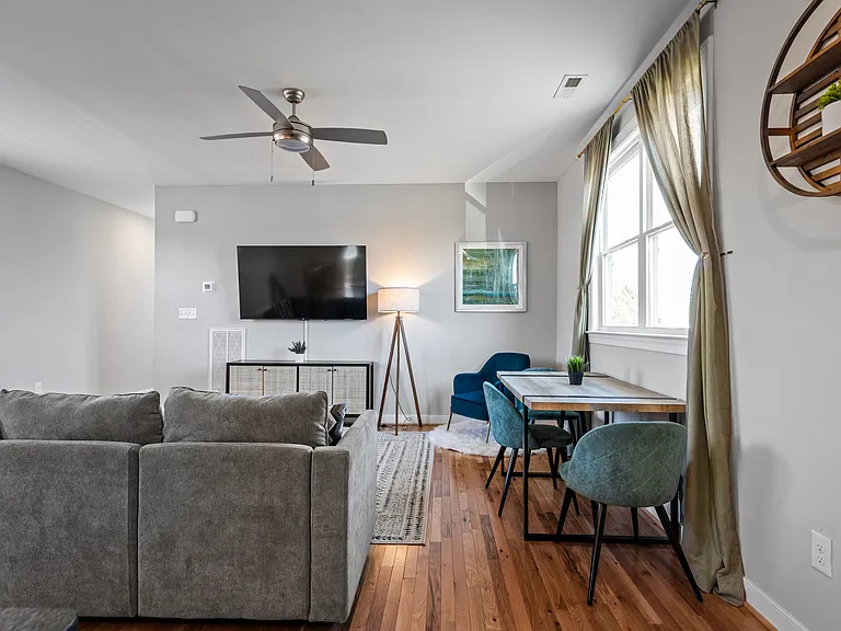 2511 Porter St #2 — Photo 22