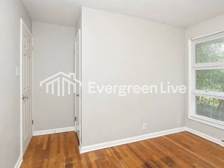 1120 Hathaway Dr — Photo 12
