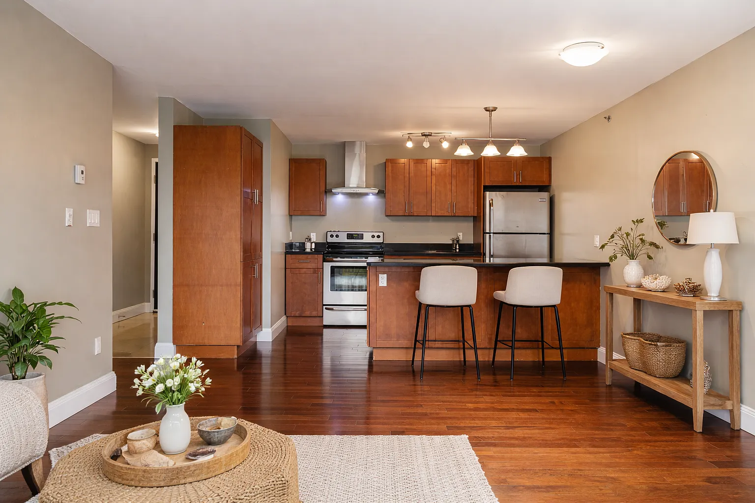 539 Armstrong Rd — Photo 1