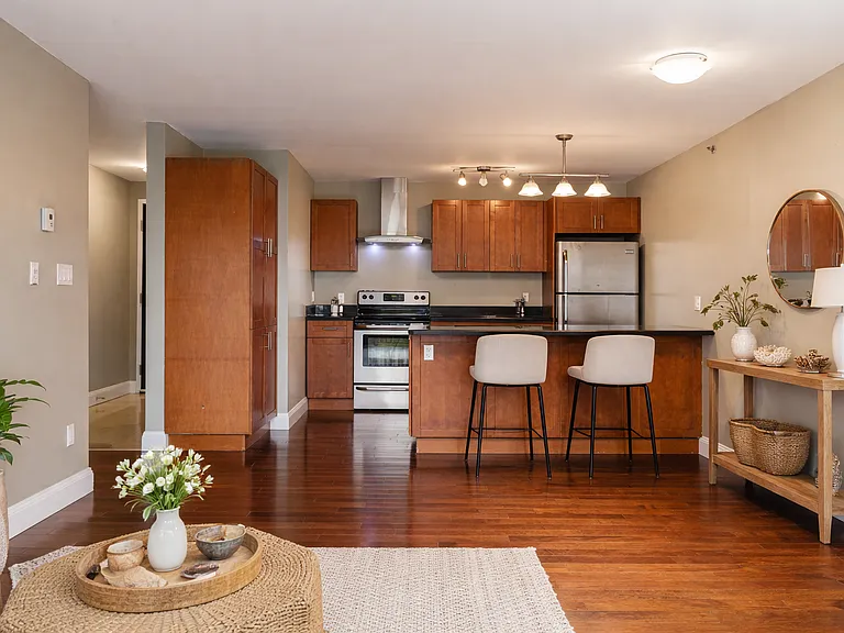 539 Armstrong Rd — Photo 1