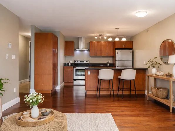 539 Armstrong Rd, 539 Armstrong Rd, Kingston, ON K7M 0C6