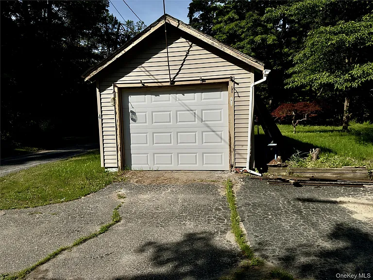 4 Dodd Ln — Photo 2