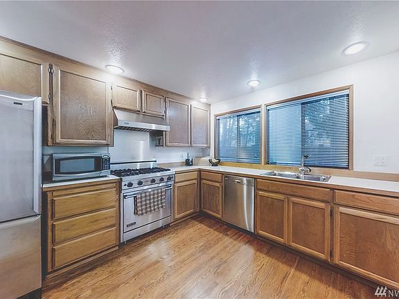 4th image of 1601 159th Ave NE