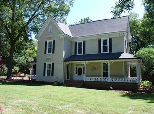 712 N Main St, Mocksville, NC 27028