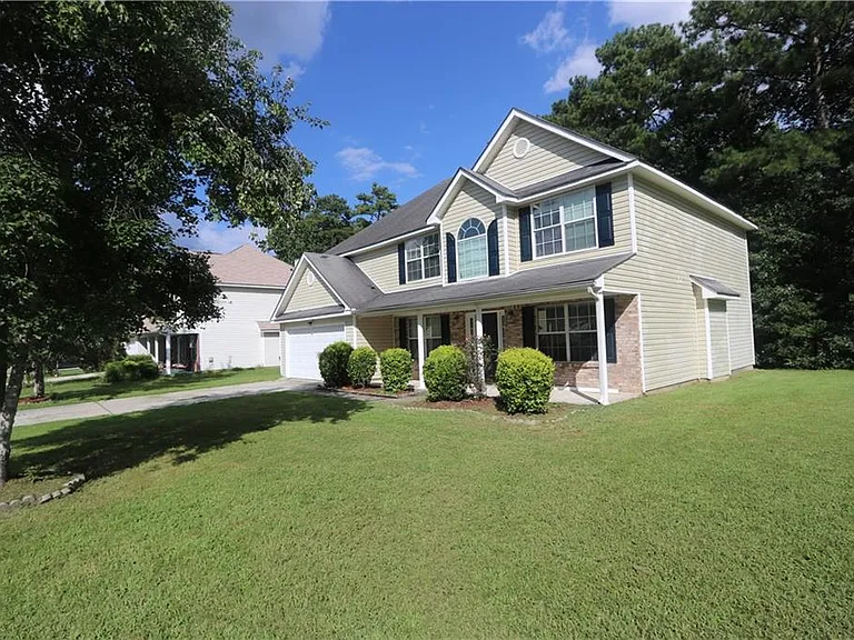 156 Shadowhill Ln — Photo 2