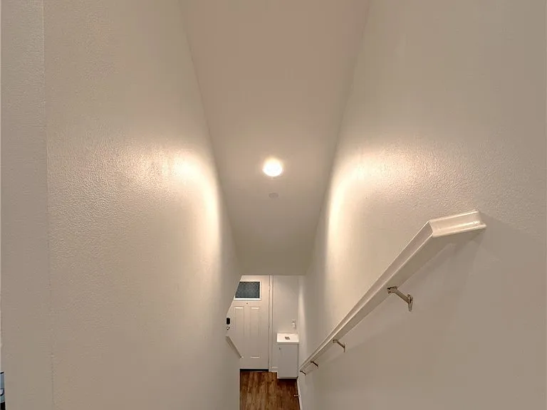 2710 Valor Ln — Photo 47