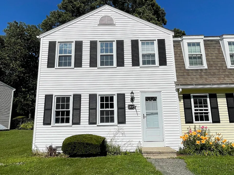 20 Lakeside Dr #P