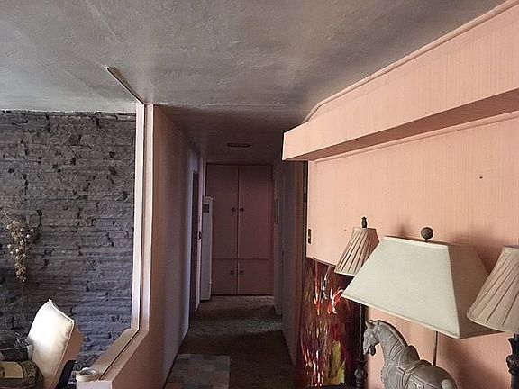 3rd image of 3911 La Hacienda Dr NE