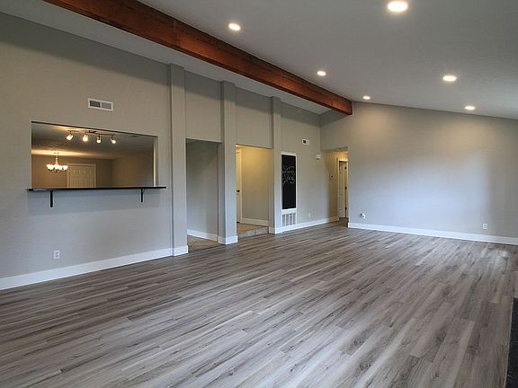 2nd image of 515 Meadows Dr S
