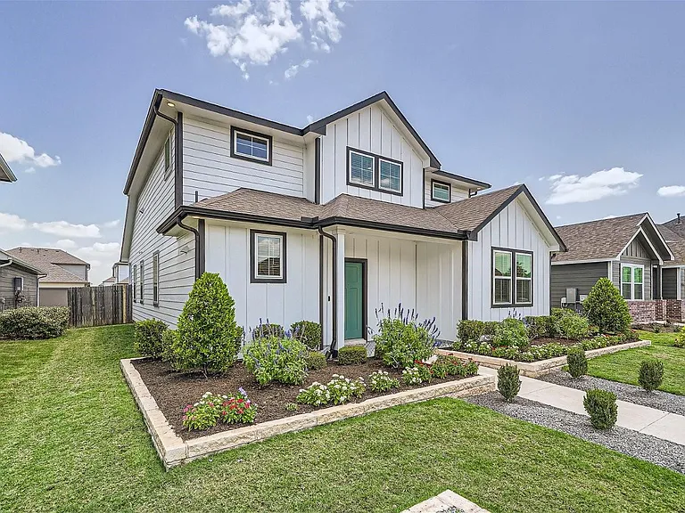 203 Pinkerton Dr — Photo 4