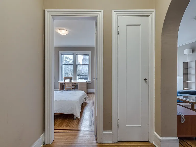 935 Jervis St #11 — Photo 3