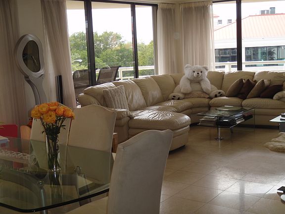 5th image of 2843 S Bayshore Dr APT 6A