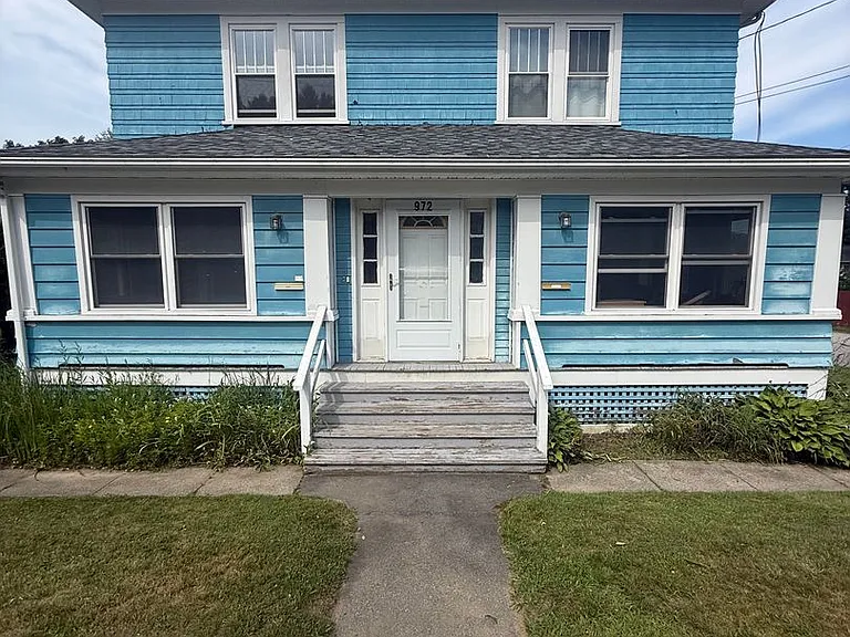 972 School St — Photo 1