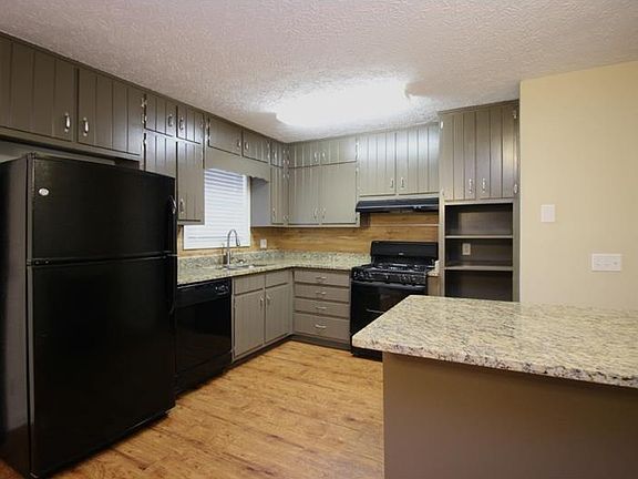 5th image of 905 Oregano Ct SE #00