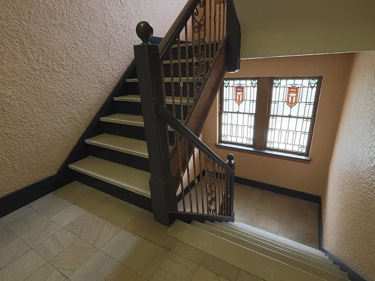 Apartments On Academy — Photo 24