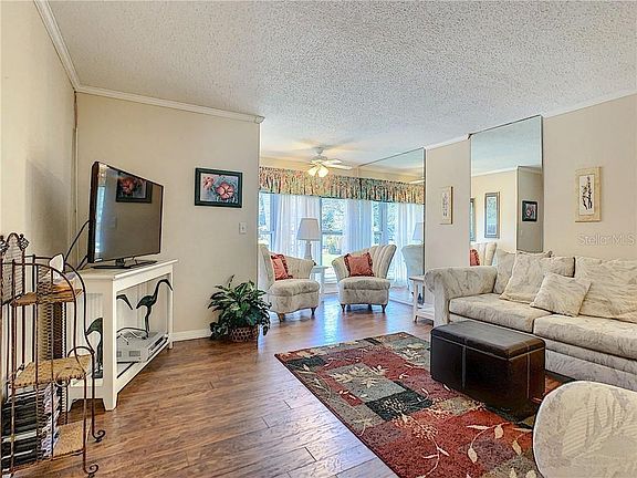 5th image of 1100 E Bay Dr APT 100