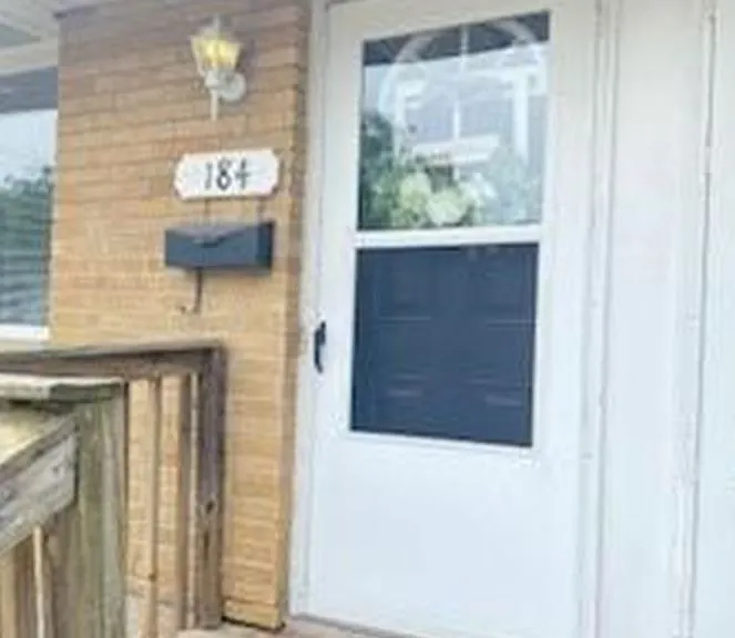 184 Kenwood Ave — Photo 4