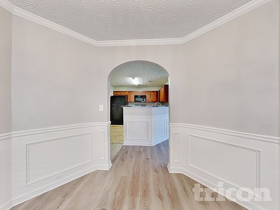 5th image of 7637 Garnet Dr