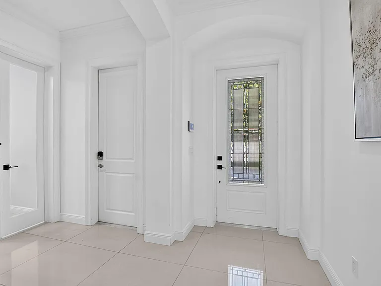 500 NE Wavecrest Way — Photo 10