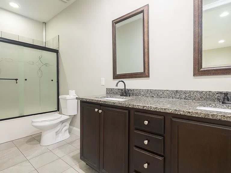 557 Valparaiso Pkwy — Photo 15