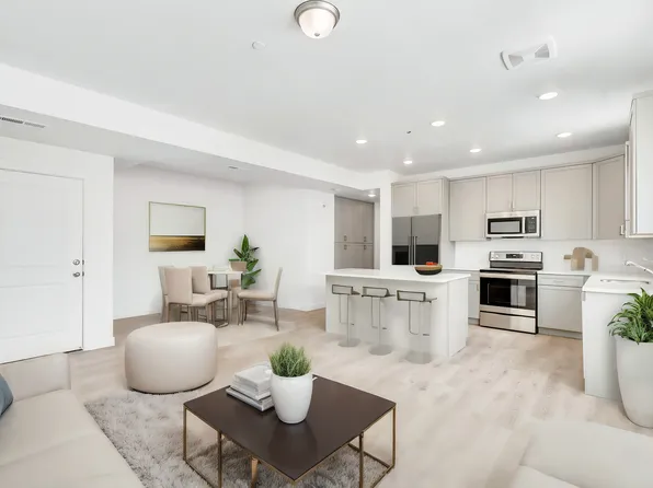 5249 W Reventon Dr #204, South Jordan, UT 84009