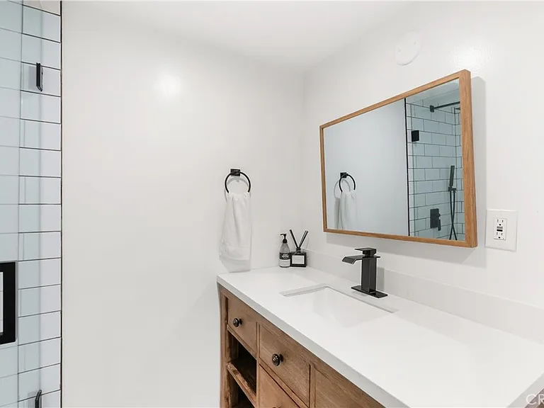 10535 Wilshire #912 — Photo 27