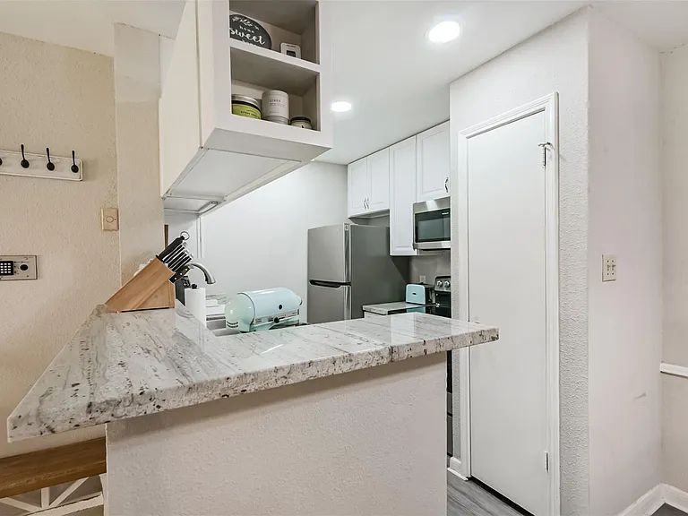 2121 Hepburn St #612 — Photo 12