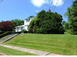 226 Sandquist Cir, Hamden, CT 06514