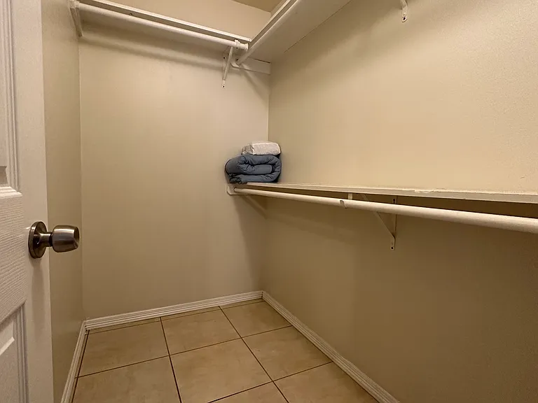 2048 Westminster Cir — Photo 6
