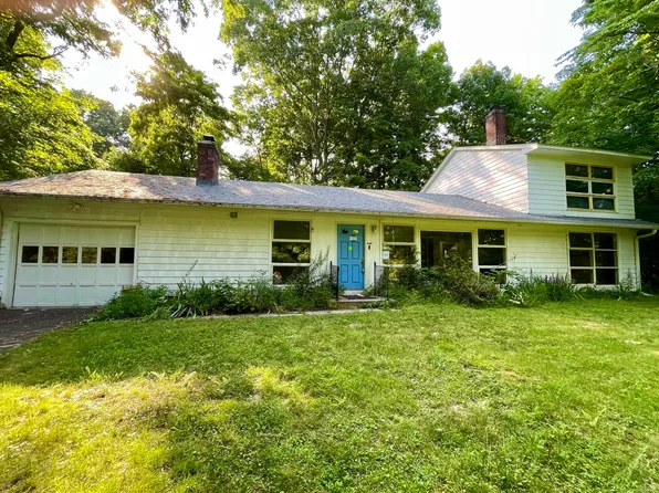 11 Rundelane, Bloomfield, CT 06002