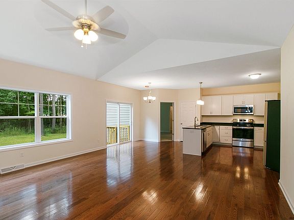 4th image of 4 Waverly Pl