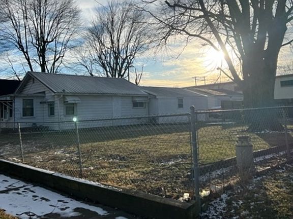 2nd image of 309 Canby Ave